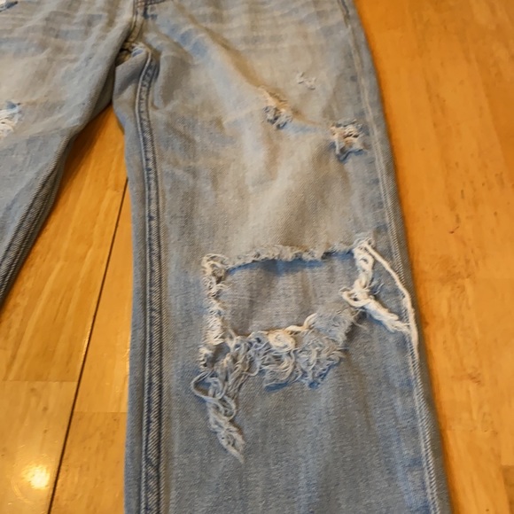Abercrombie & Fitch Distressed Button Fly Light wash Women’s Jeans Size 26 - Picture 7 of 12